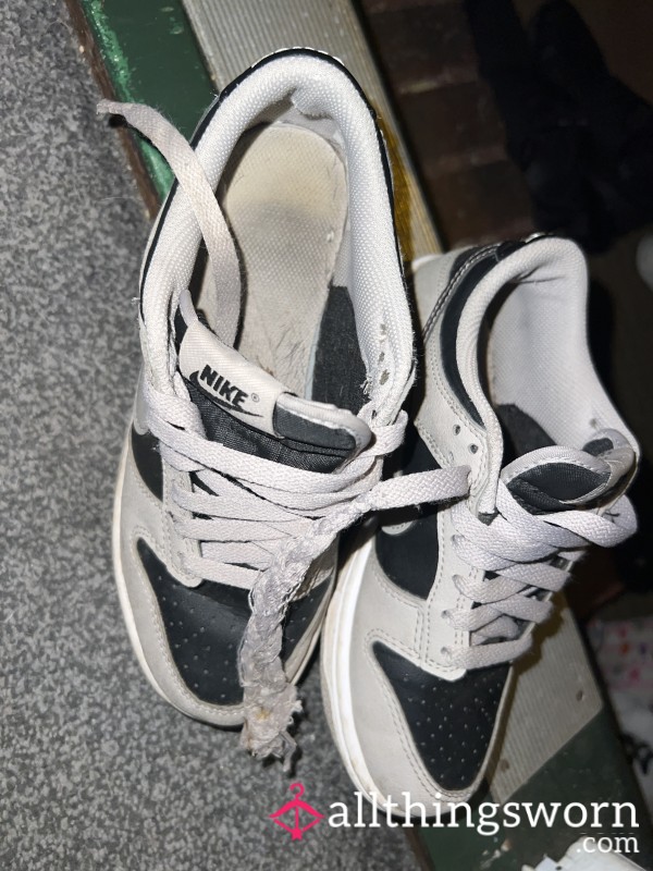 Smelly Used Petite Nike Trainers  Size 3