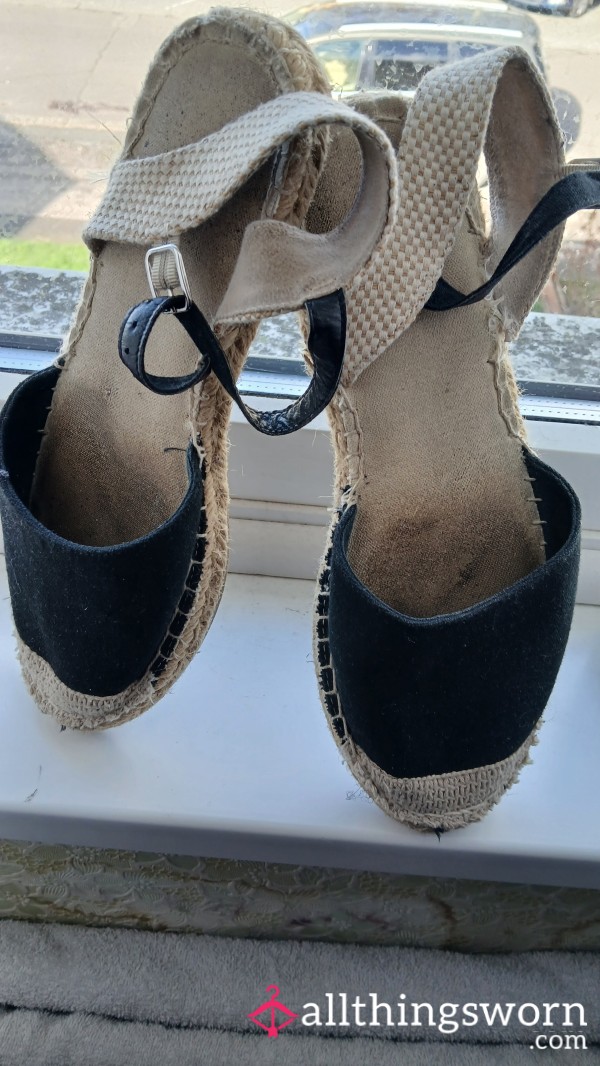 Smelly Well Worn Flats