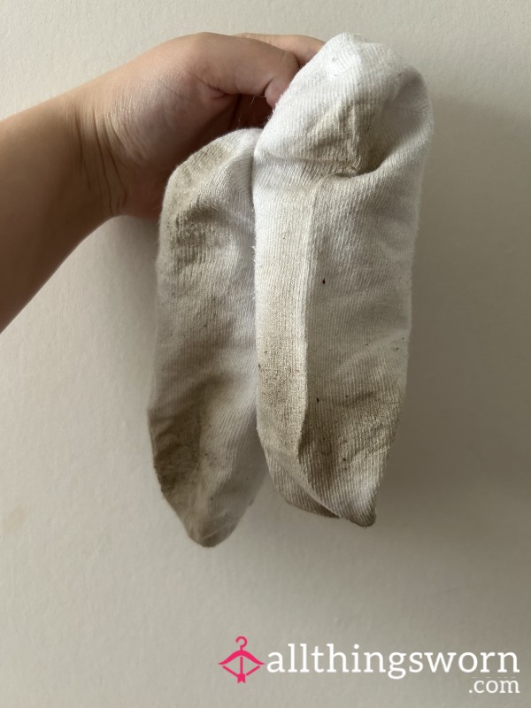 Smelly White Socks🏋️‍♀️👟🦶🏼😵‍💫