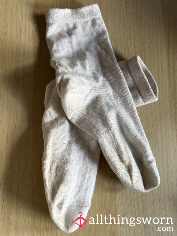 Smelly White Socks UK6