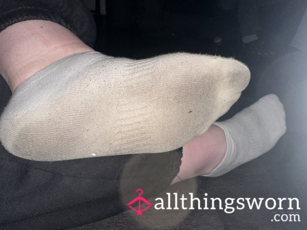 Smelly White Trainer Socks 🧦