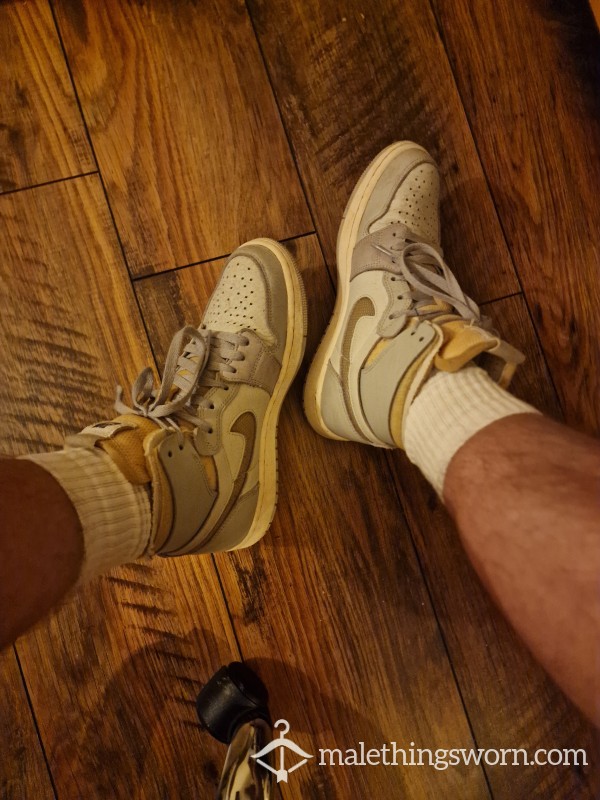 Smelly Worn Nike Jordan 1 Highs Grey/Beige👅