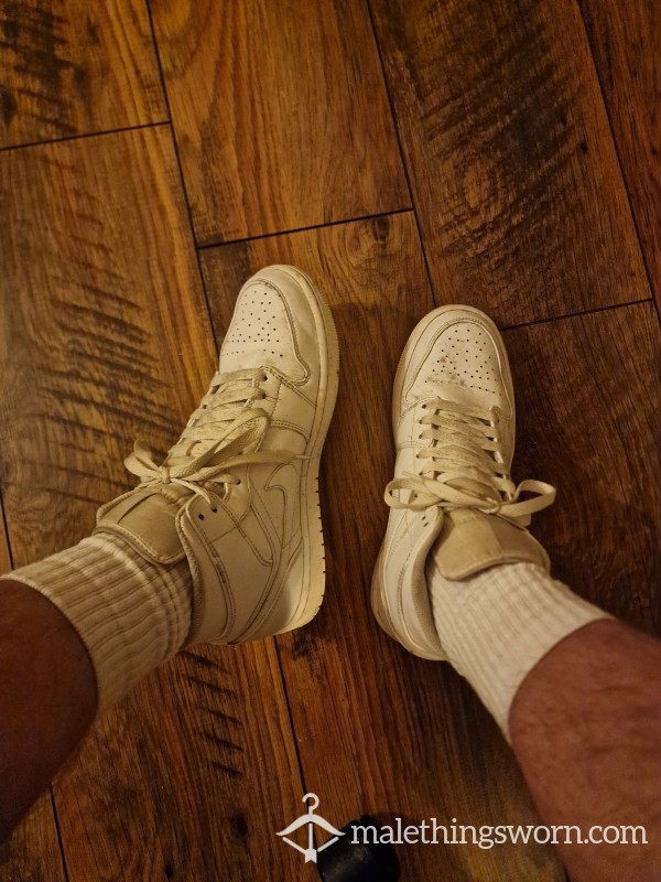 Smelly Worn Nike Jordan 1 Mids White👅