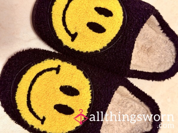 Smiiiile & Enjoy The Scent Of Kelly's Smelly Slippers