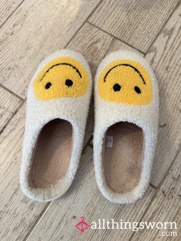 Smiley Face Fuzzy Slippers Heavily Used Size 9