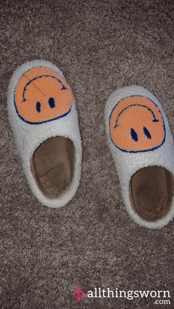 SMILEY SLIPPERS