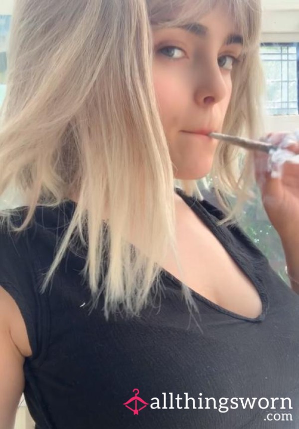 Puff Sesh & Lots Of Feet