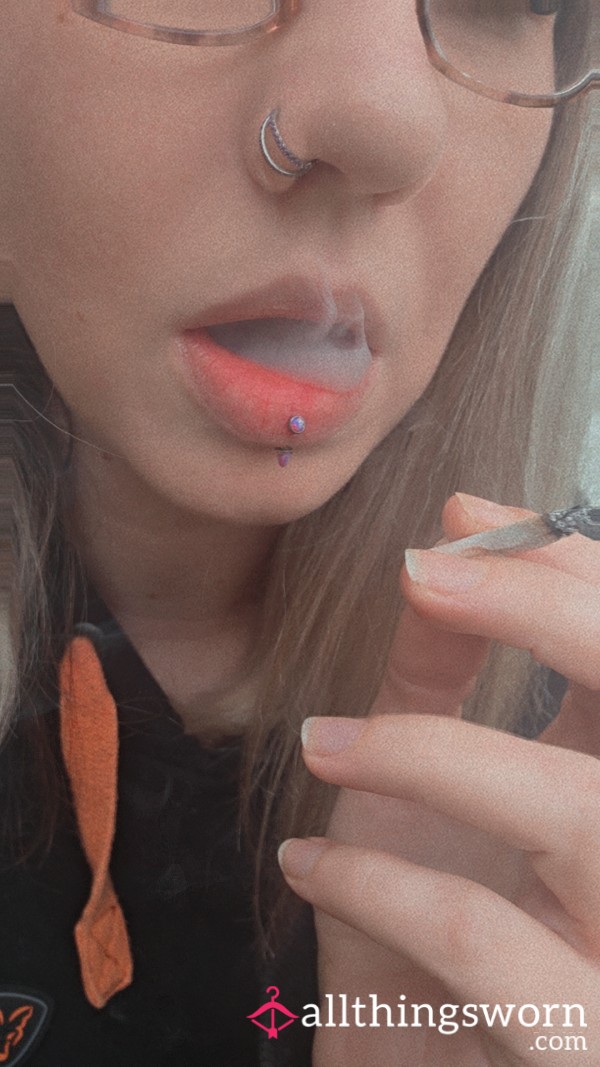 Smoking Customs Available 🚬 😈
