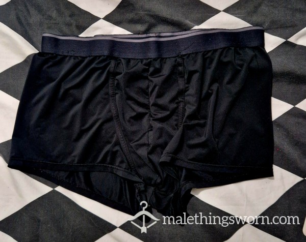 Smooth Fitted Boxers — Saturated, Not Subtle