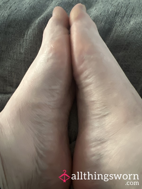 Smooth Size 6 Ladies Feet - Can Be Personalised When Requested
