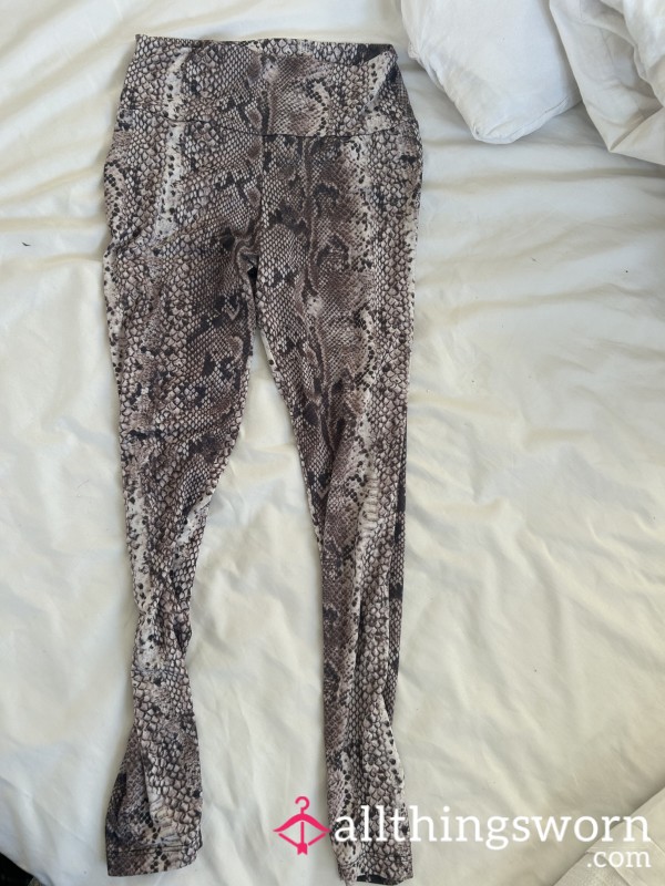 Snakey Leggings 10 Years Old 😈