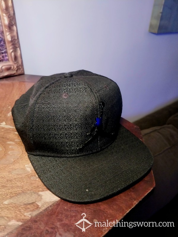 Mens Hat -Snap Back Jordan Hat Well Worn (black)