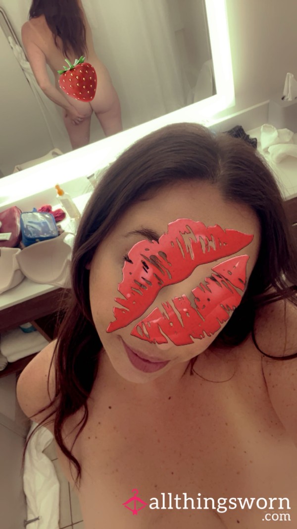 Sneak A P**k Of Me 🍓💋💋🫦