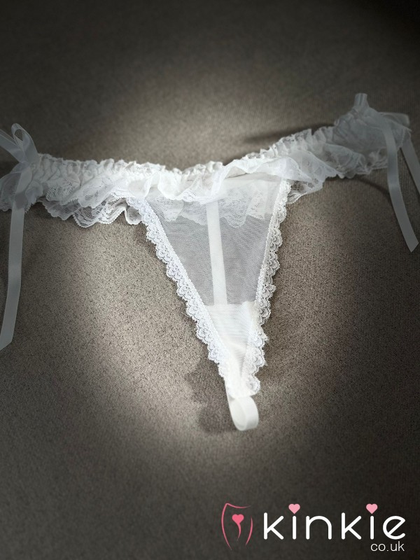 Snow White Detailed G-string 🤍