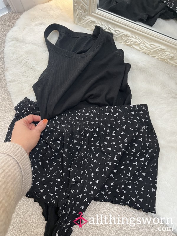 🖤 Snuggle Up In My Pyjamas