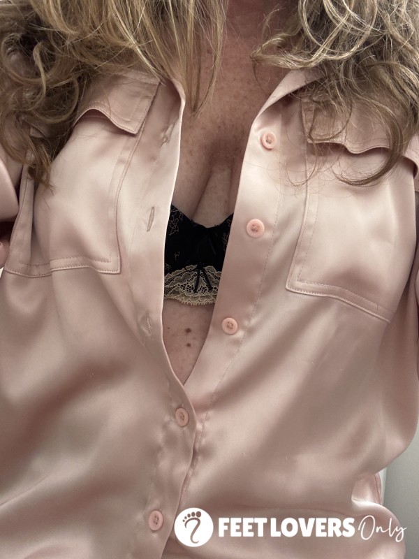 So Many Titty Pics 👀