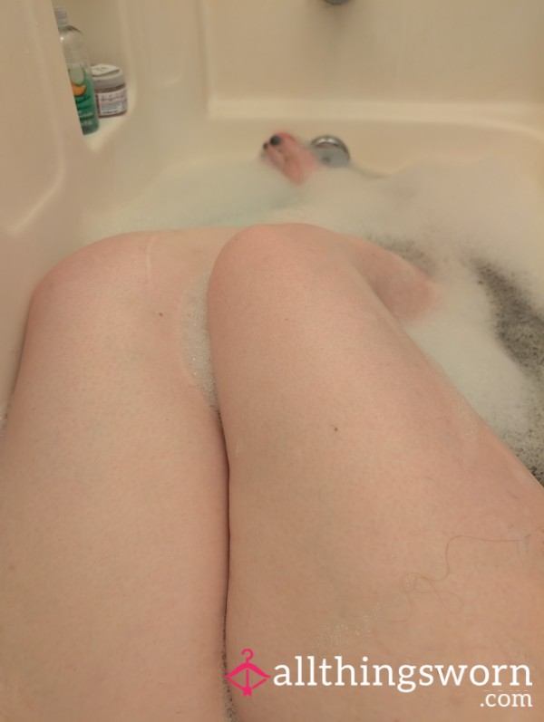 Soak In Style: Bathtub Photos