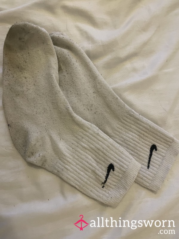 Soaked In Scent: My Favourite Gym Nike Socks🧦💦