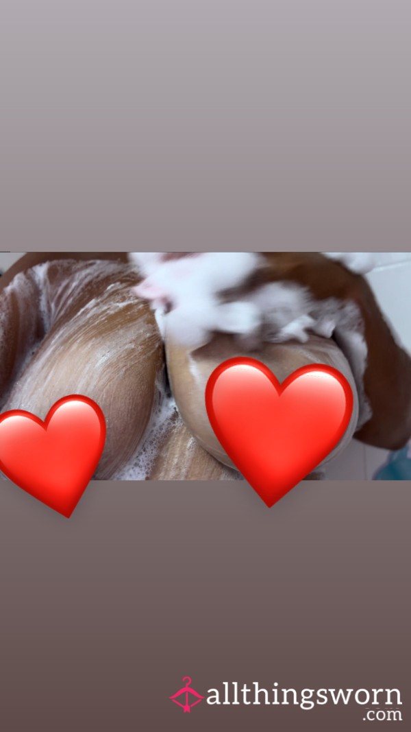 Soaping And Washing My Tits