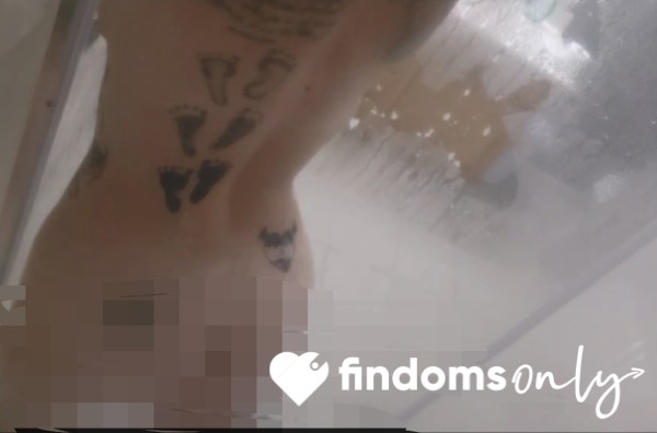 Soapy Bu*t In The Shower