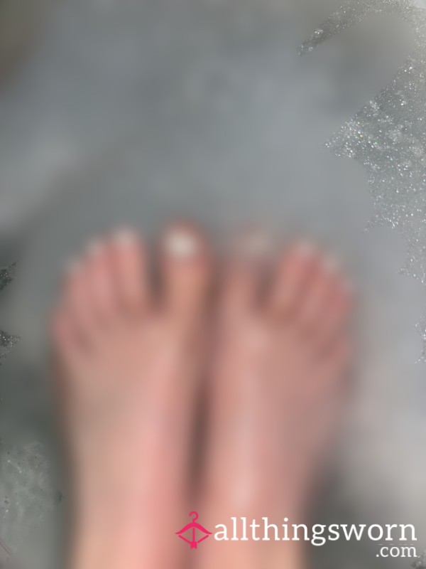 Soapy Feet Pics 🦶