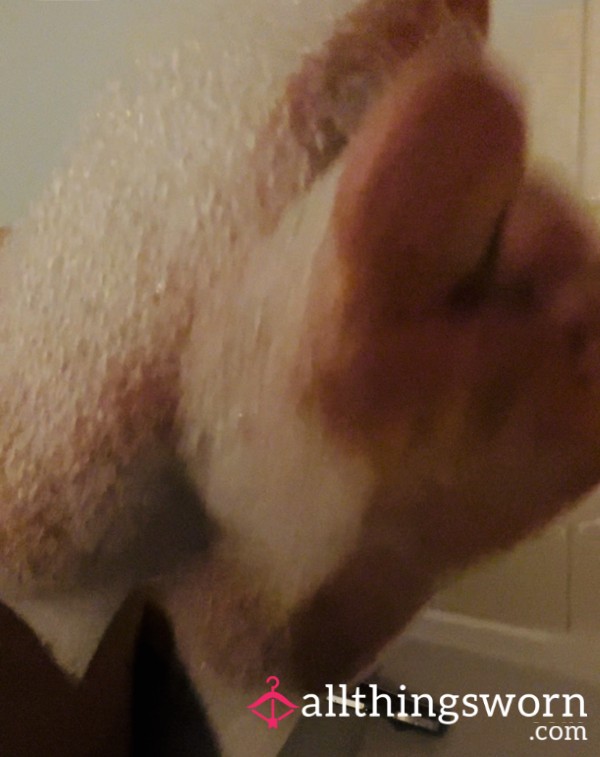 Soapy Soles! Bathtub Feet!