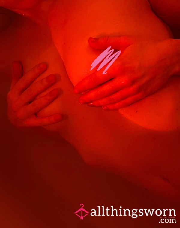 Soapy Tits Play🛁💓🫧