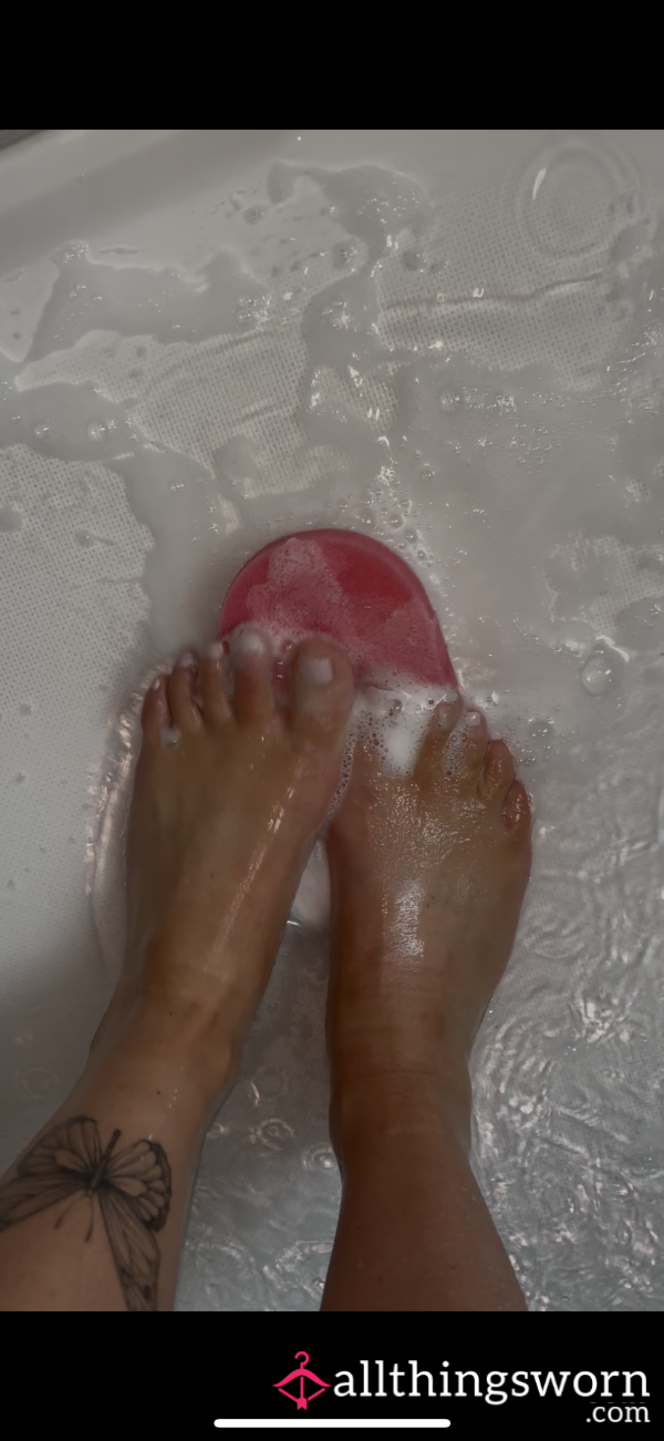 Soapy Toes 😜🦶🧽