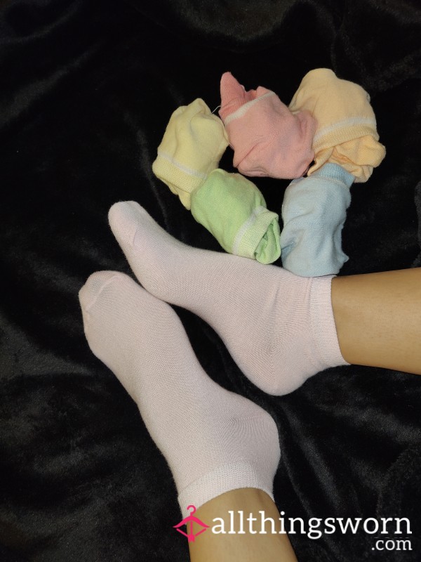 Socks In All Colours For Every Mood 🔥