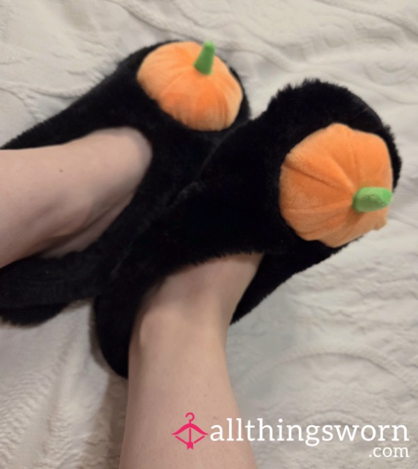 🧡Soft Cozy Pumpkin Slippers!🎃