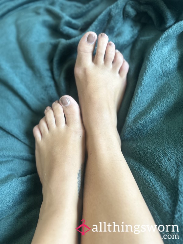 🔒 Soft Feet. Dirty Mind. Watch Me Moisturize What You’ll Never Touch Unless You Earn It.