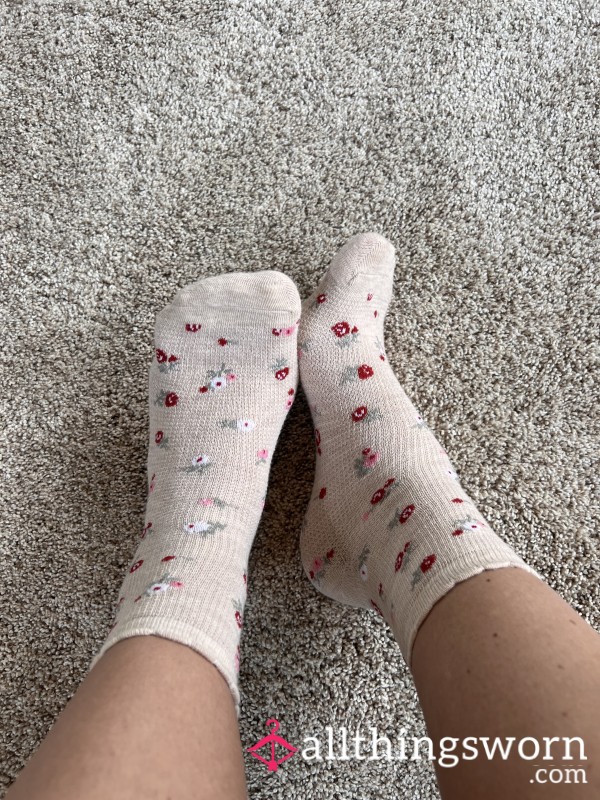 Soft Flor*l Boot Socks