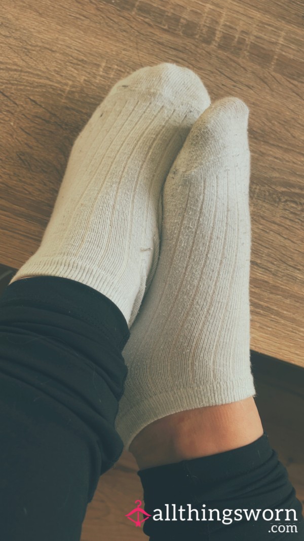 Soft Light Blue Trainer Socks🦋