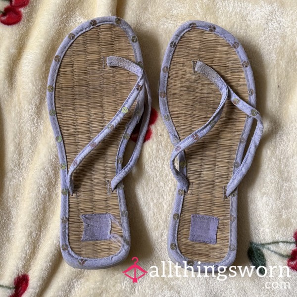 Soft Lilac Straw Flip Flops ☁️ Extremely Old & Worn