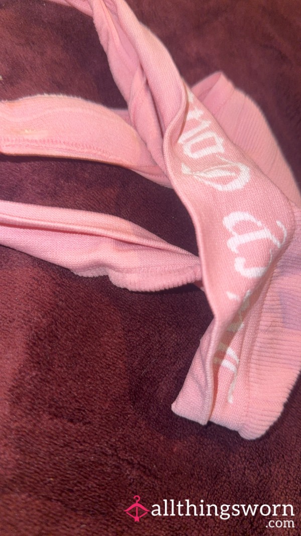 Soft Pink Juicy Couture Fresh Off A Long Day… Warm, Worn, And Full Of That Lived-in Charm You Love 💗😏