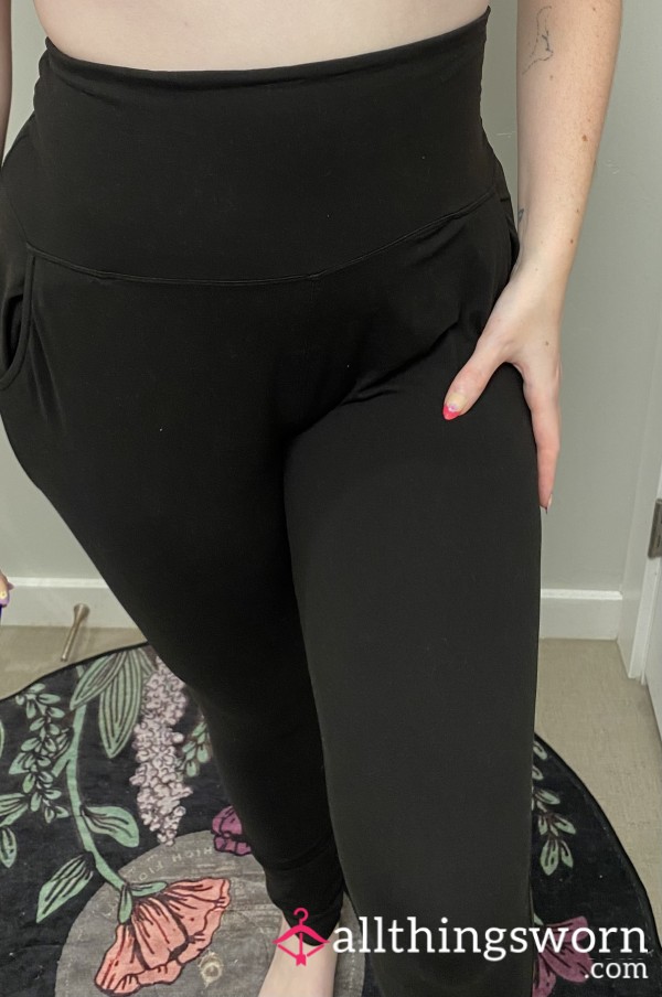🖤 Soft & S**y Leggings 🖤
