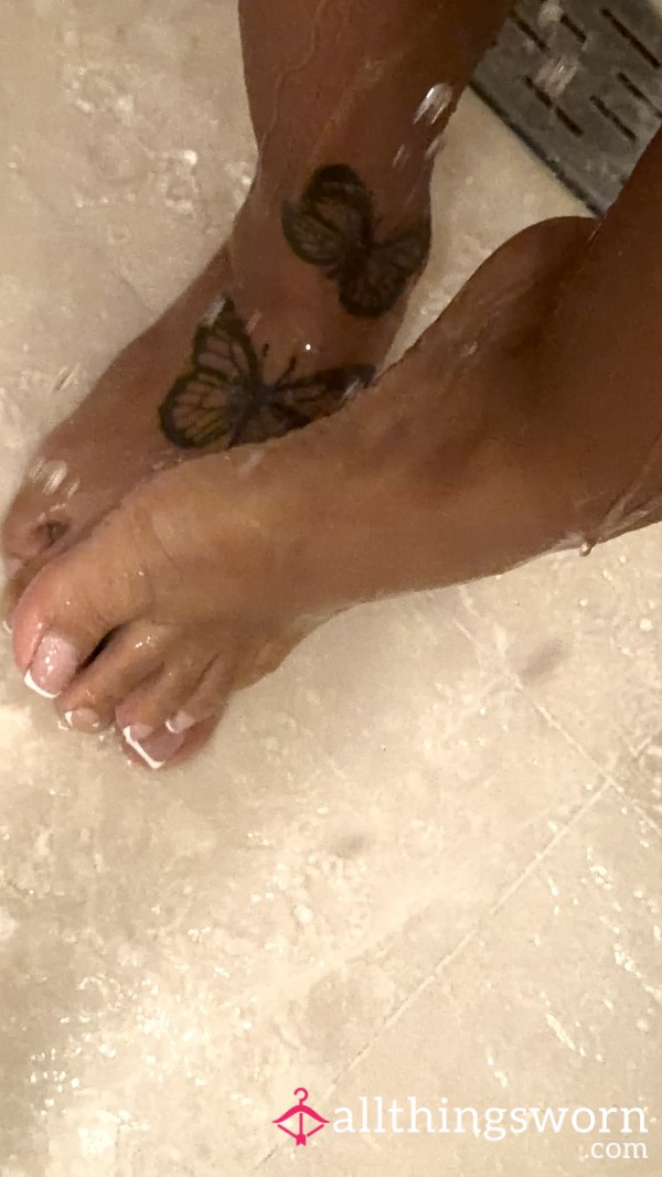 Soft Shower Moment 💦👣