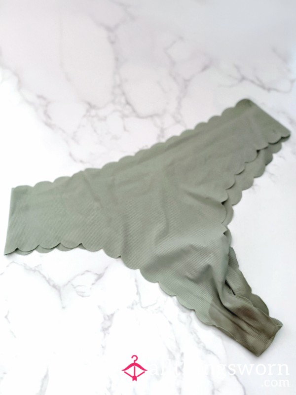 Soft & Soaked: Seamless Mint-Green Scalloped Thong