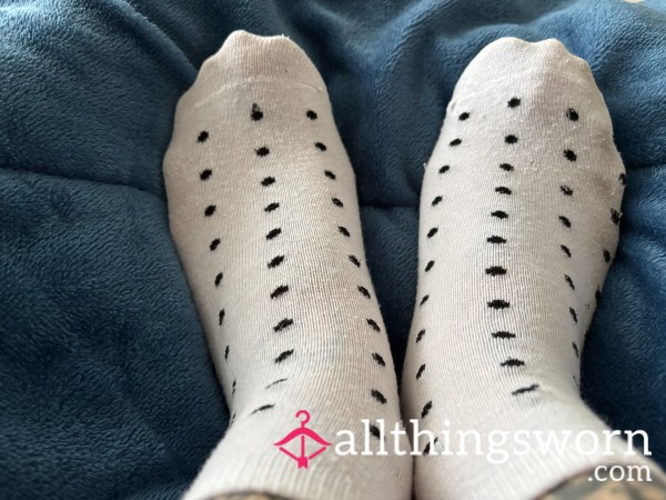 Soft White Socks – Freshly Worn & Cozy