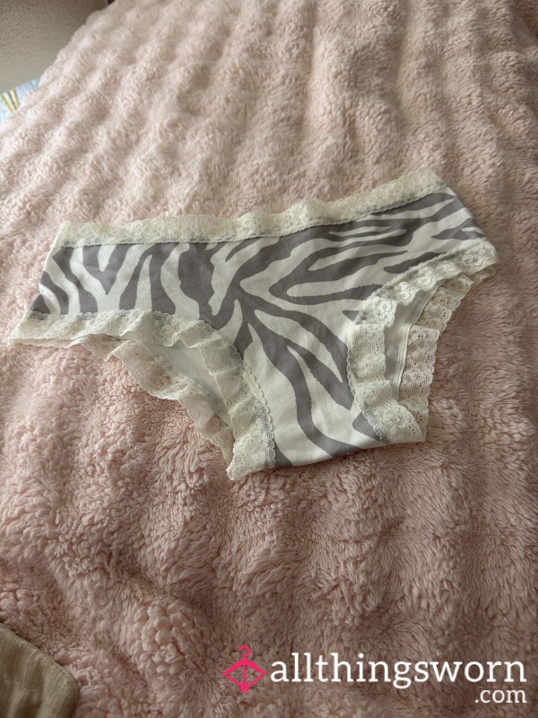 🤍 Soft White ZebraPrint Full Back Panties 🤍 SALE $13.33