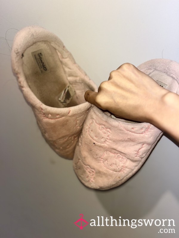 🩰 Sole Stained Hello Kitty Slippers 🩰