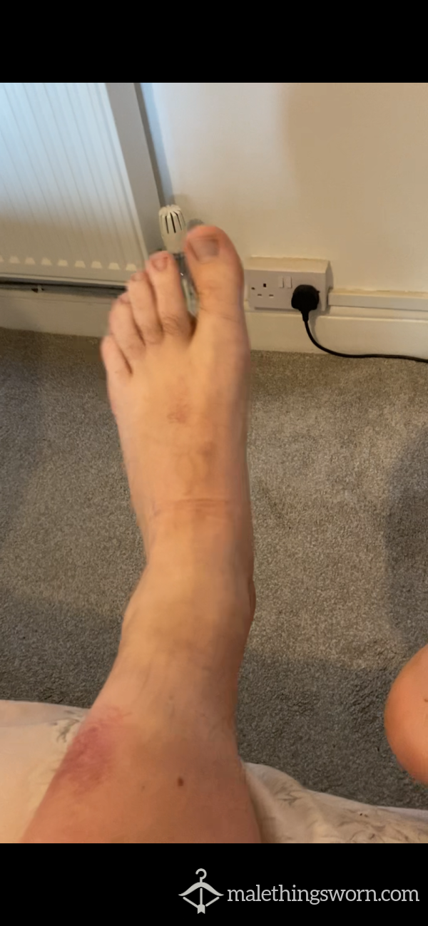 Soles Rubbing And Toe Stretching