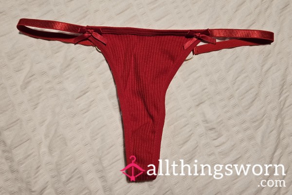 ❤️ Solid Ring Linked Ribbed Thong With Diamante Cross Detail ❤️