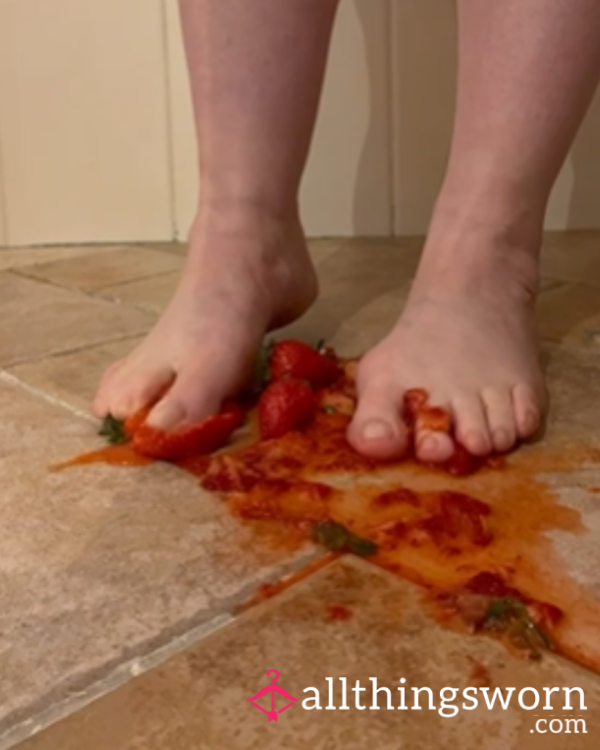 Sophie’s Solo Strawberry Stomp: Messy Toes & Rinse