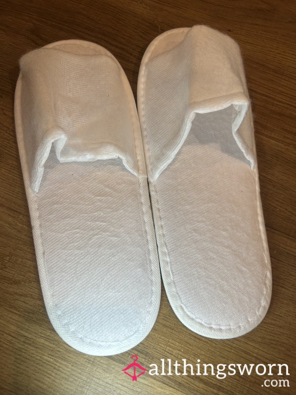 Worn Spa Slippers (As Seen In My Spa Day IC) 💋
