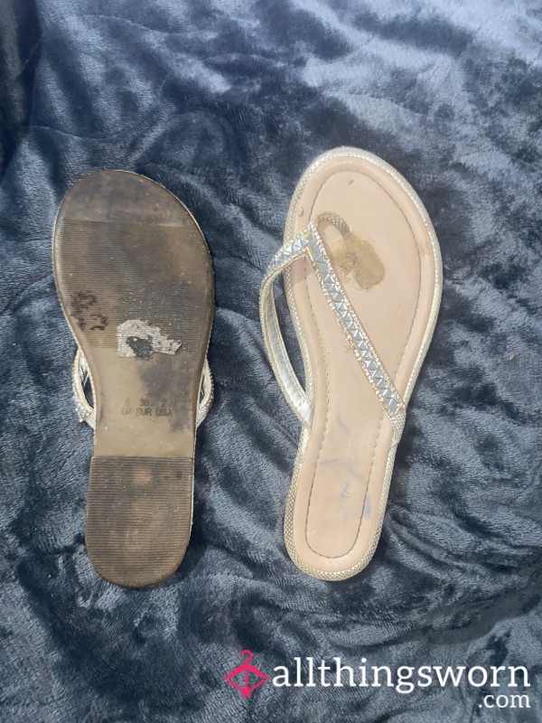 Sparkle Well Worn Slip On Sandles/flip Flops