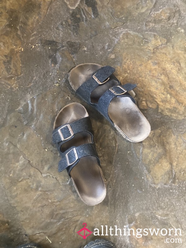 Sparkly Back Sandals With Toe Prints