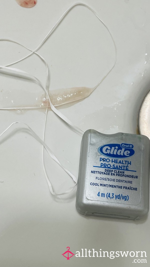 Spat Used Glide Or*l-B Tooth Floss Pack