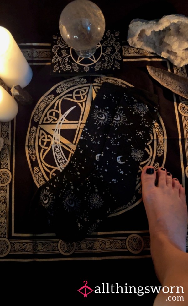 🔮 Spellbound Socks – Black Witchy Print