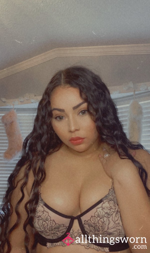 Spicy Latina Photos